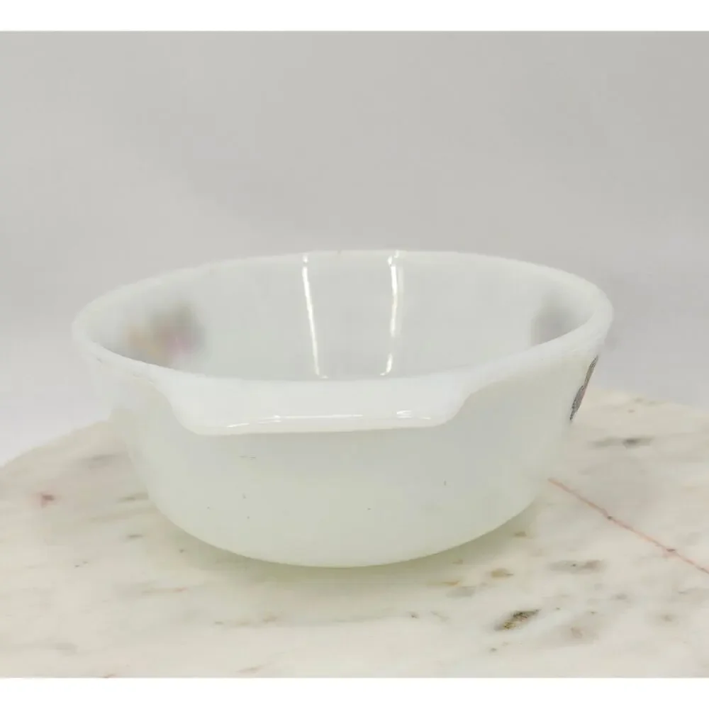 Vintage‎ Anchor Hocking Fire-King Style Milk Glass Casserole Dish